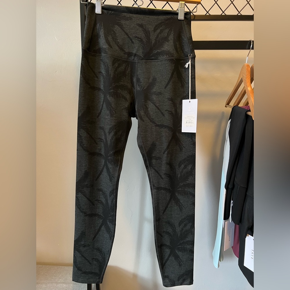 Charcoal palm printed high waisted 7/8 tight! NWT